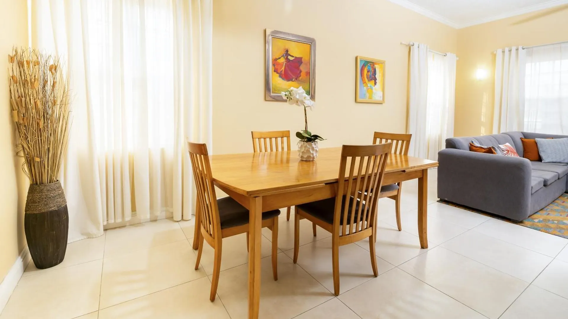 קינגסטון Choose To Be Happy At The Westbury - Two Bedroom Apartment