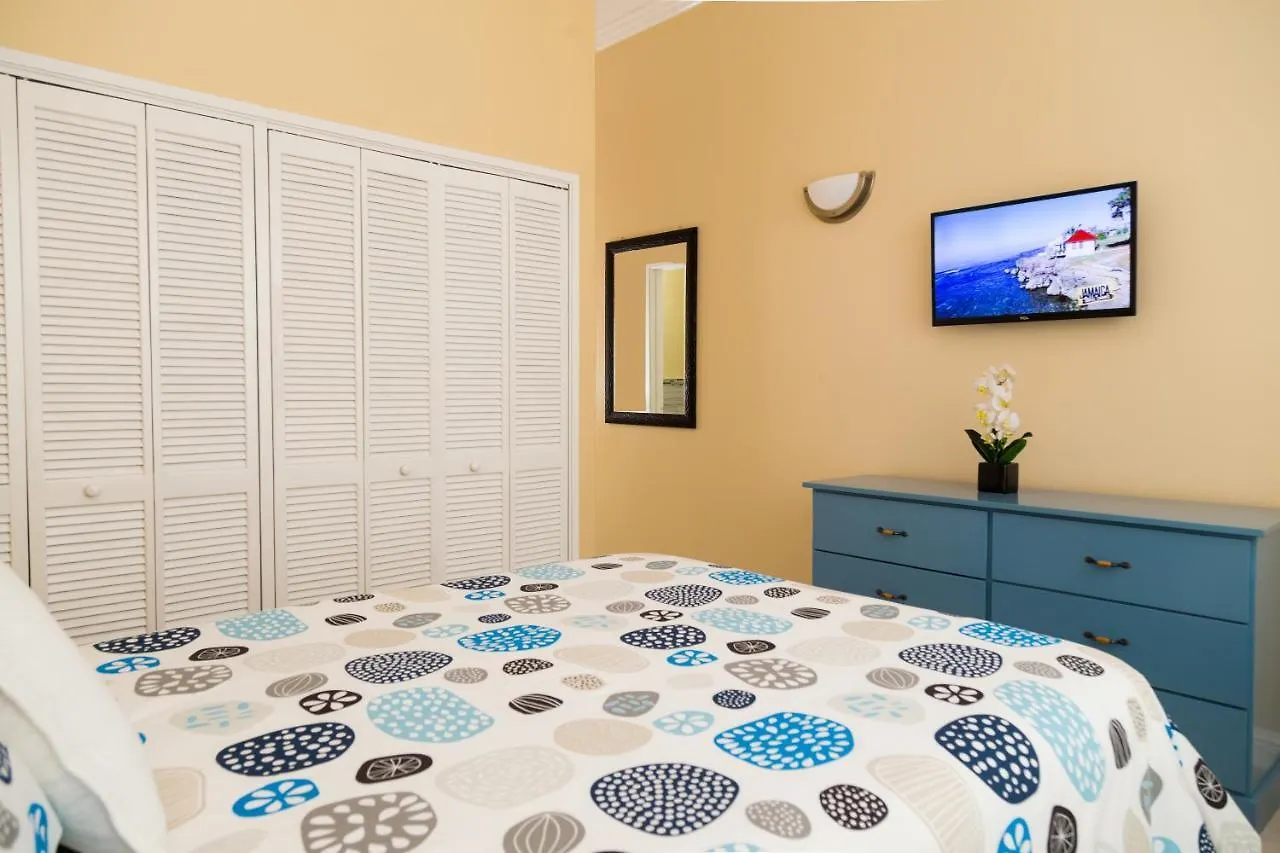 קינגסטון Choose To Be Happy At The Westbury - Two Bedroom Apartment